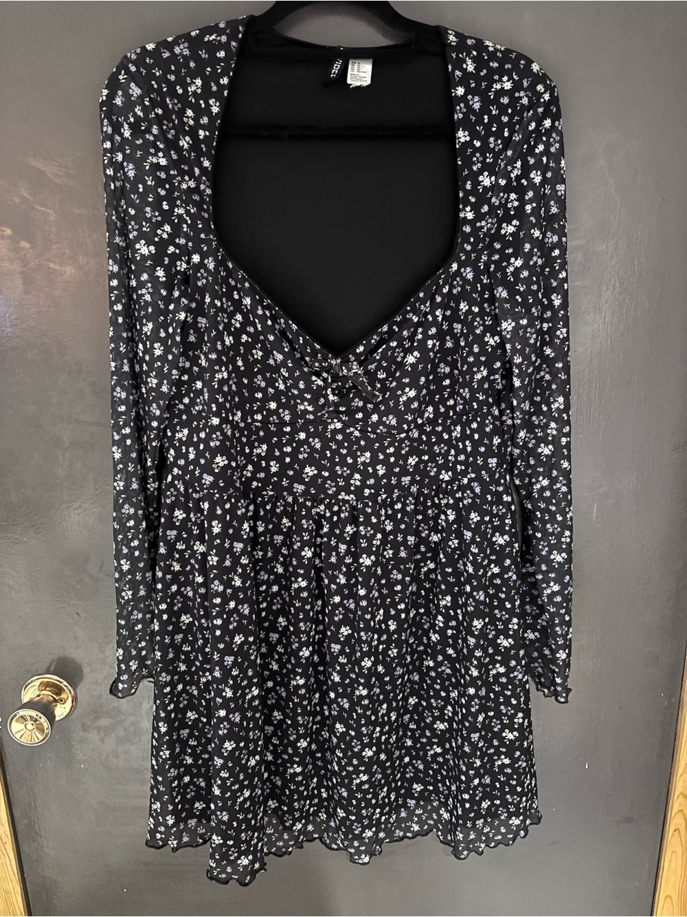 Divided Black Long Sleeve Floral Sweetheart Neck Dress